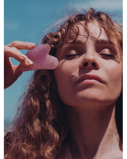 Gua Sha Coeur à dents en Quartz Rose - Sentara Holistic